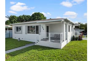 104 E 58th St Hialeah, FL 33013 - MLS#A11914784