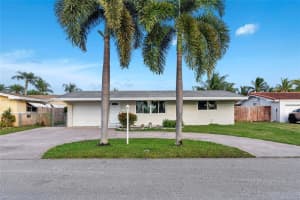 1301 Nw 87th Way, Pembroke Pines
