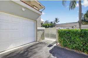 38 S Lakeshore Dr Hypoluxo, FL 33462 - MLS#A11915138