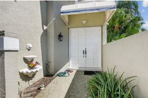 38 S Lakeshore Dr Hypoluxo, FL 33462 - MLS#A11915138