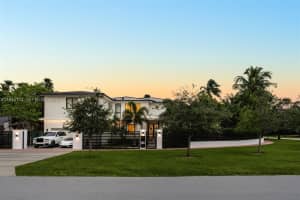 795 Lakeview Dr Miami Beach, FL 33140 - MLS#A11915154