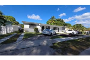 525 NE 132nd Terrace 525 y 526, North Miami, FL 33161, - MLS#A11915167