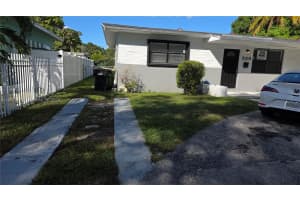 525 NE 132nd Terrace 525 y 526, North Miami, FL 33161, - MLS#A11915167