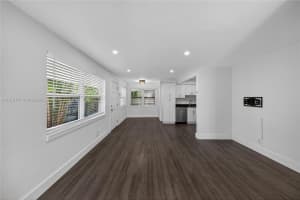 924 Ne 17th Ter 6 Fort Lauderdale, FL 33304 - MLS#A11915171