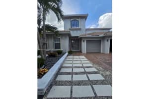 19179 S Gardenia Ave Weston, FL 33332 - MLS#A11915175