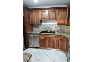 9735 Nw 52nd St 411, Doral