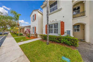 951 Ne 42nd Ter Homestead, FL 33033 - MLS#A11915299