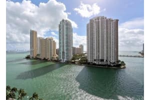 300 S Biscayne Blvd T-2407, Miami