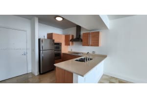 218 Se 14th St 1904, Miami