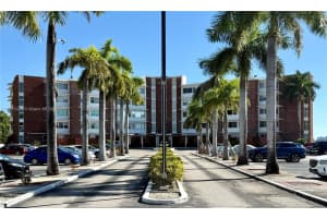 1700 Ne 105th St 412 Miami Shores, FL 33138 - MLS#A11915424