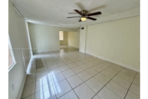 1752 Nw 55th Ave 103, Lauderhill