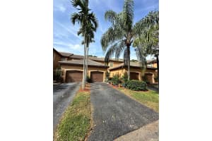 1365 W Veracruz Ln 4-10, Weston