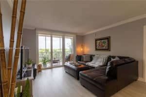 250 Jacaranda Dr Apartment 506, Plantation, FL 33324, - MLS#A11915544