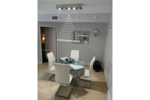 5085 NW 7th St, Miami, FL 33126, - MLS#A11915552