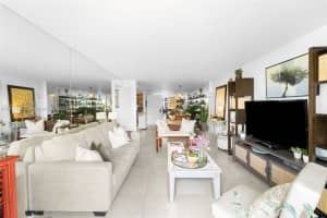 1450 Brickell Bay Dr 812 Miami, FL 33131 - MLS#A11915595