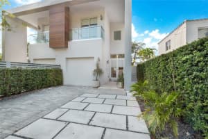 2410 Sw 16th Ave Miami, FL 33145 - MLS#A11915630