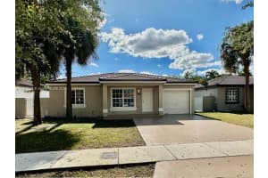 9108 Nw 190 Terr, Miami