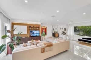 726 Ne 17th Way Fort Lauderdale, FL 33304 - MLS#A11915724