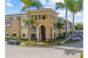 8800 Nw 107th Ct 215, Doral