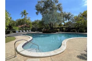 6904 N Kendall Dr F408, Pinecrest