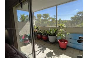 6904 N Kendall Dr F408 Pinecrest, FL 33156 - MLS#A11915727