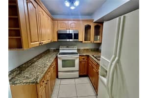 11800 SW 18th St Apt 312-4, Miami, FL 33175, - MLS#A11915785