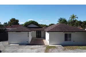 19754 NW 61st Ave, Hialeah, FL 33015, - MLS#A11915791