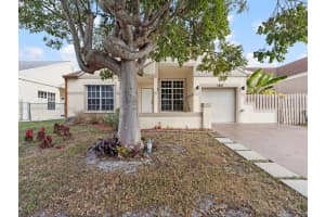 1431 Sw 85th Ave Pembroke Pines, FL 33025 - MLS#A11915805