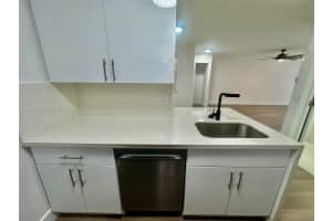 2890 N Oakland Forest Dr APT 103, Oakland Park, FL 33309, - MLS#A11915843