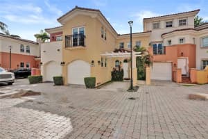 18450 Ne 30th Pl, Aventura