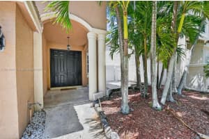 1579 Briar Oak Dr Royal Palm Beach, FL 33411 - MLS#A11915910
