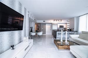 500 Brickell Ave APT 301, Miami, FL 33131, - MLS#A11915959