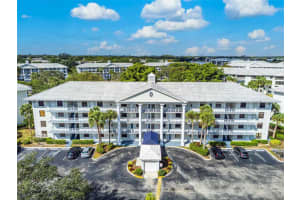 1719 Whitehall Dr 304, Davie