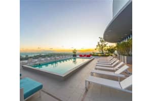 55 Sw 9th St 2902, Miami