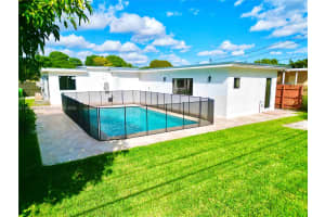 272 E 54th St Hialeah, FL 33013 - MLS#A11916086