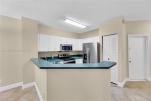 304 SW 120th Ave #304, Pembroke Pines, FL 33025, - MLS#A11916124