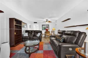 2801 Somerset Dr 411 Lauderdale Lakes, FL 33311 - MLS#A11916150