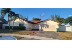 5861 Nw 201st Ln, Hialeah