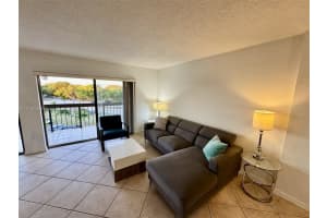 1300 Sw 122nd Ave 421-2, Miami