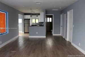 107 W Pembroke Rd, Hallandale Beach, FL 33009, - MLS#A11916310