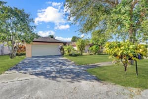 2350 E Lake Miramar Cir Miramar, FL 33025 - MLS#A11916440