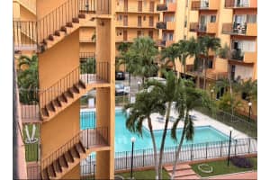 1900 W 54th St 320, Hialeah