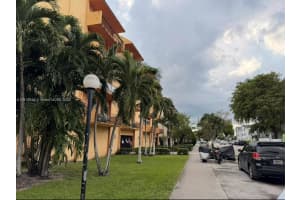 1900 W 54th St APT 320, Hialeah, FL 33012, - MLS#A11916548