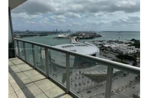 888 Biscayne Blvd 2801, Miami