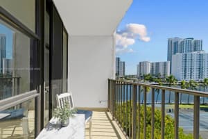 1000 Parkview Dr APT 518, Hallandale Beach, FL 33009, - MLS#A11916560