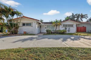 2003 N 45th Ave Hollywood, FL 33021 - MLS#A11916573