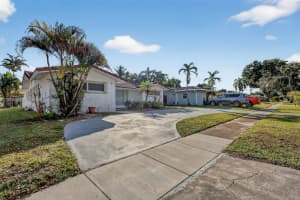 2003 N 45th Ave Hollywood, FL 33021 - MLS#A11916573