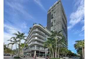 121 Ne 34th St 2003, Miami