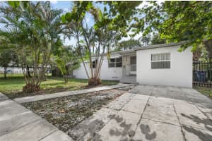 1690 Ne 161st St North Miami Beach, FL 33162 - MLS#A11916624