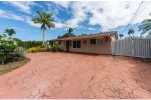 10260 Sw 48th St Miami, FL 33165 - MLS#A11916686